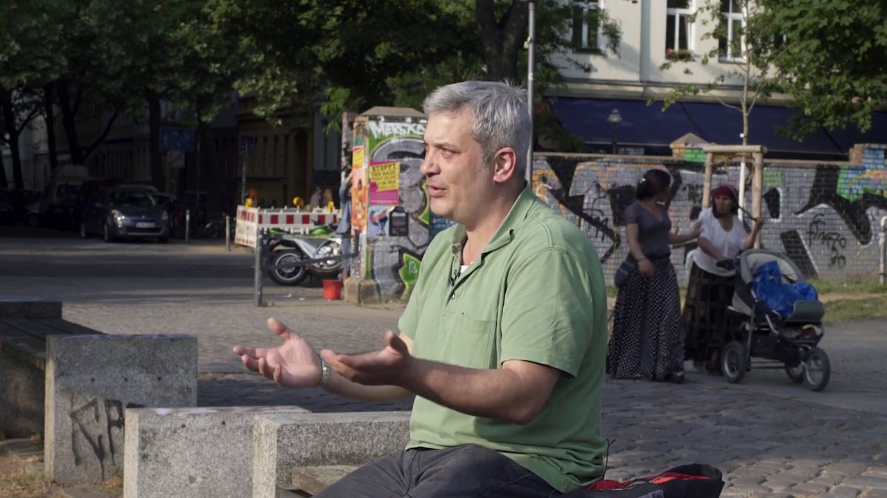 Özkan Eliçekli im Gespräch - Berliner Zimmer